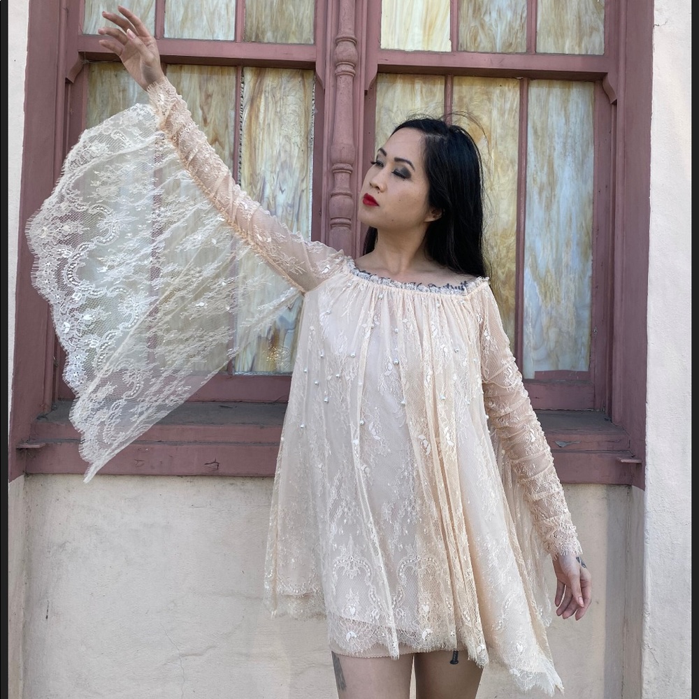 Vintage Lace Mini Dress with Pearl Embellishment
